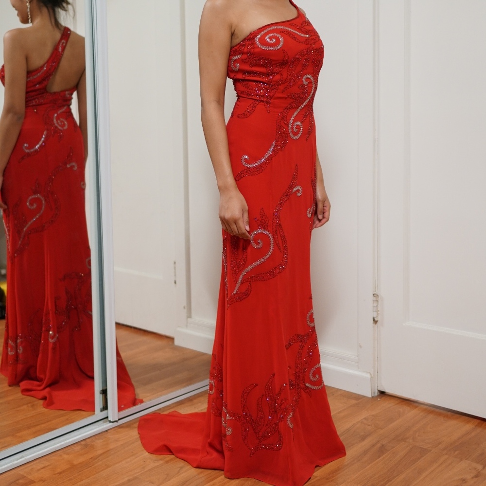 Red One-shouldered sequined gown